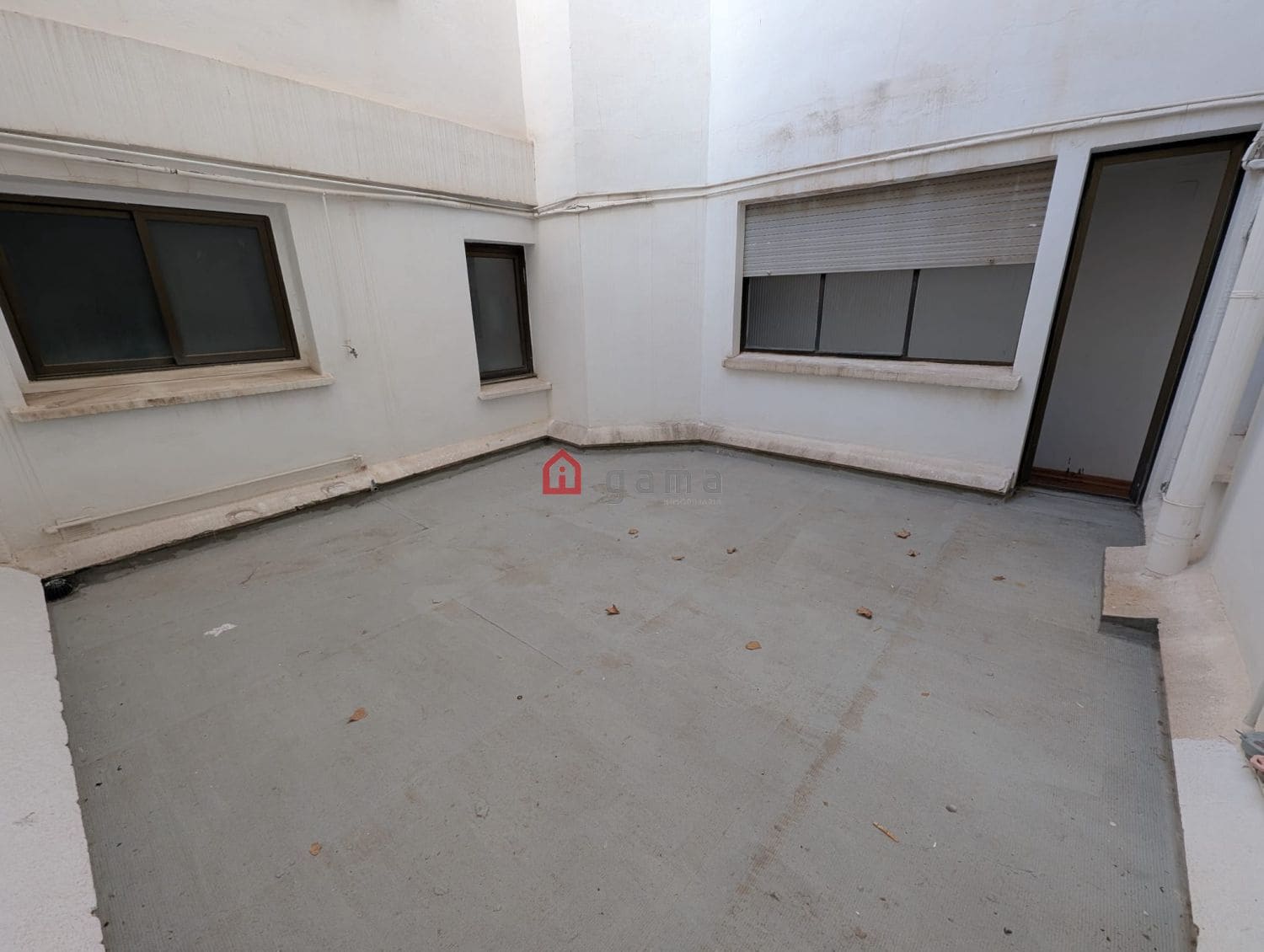 5 bedroom Flat for sale in Castello de la Plana - € 174,500 (Ref: 9415603)