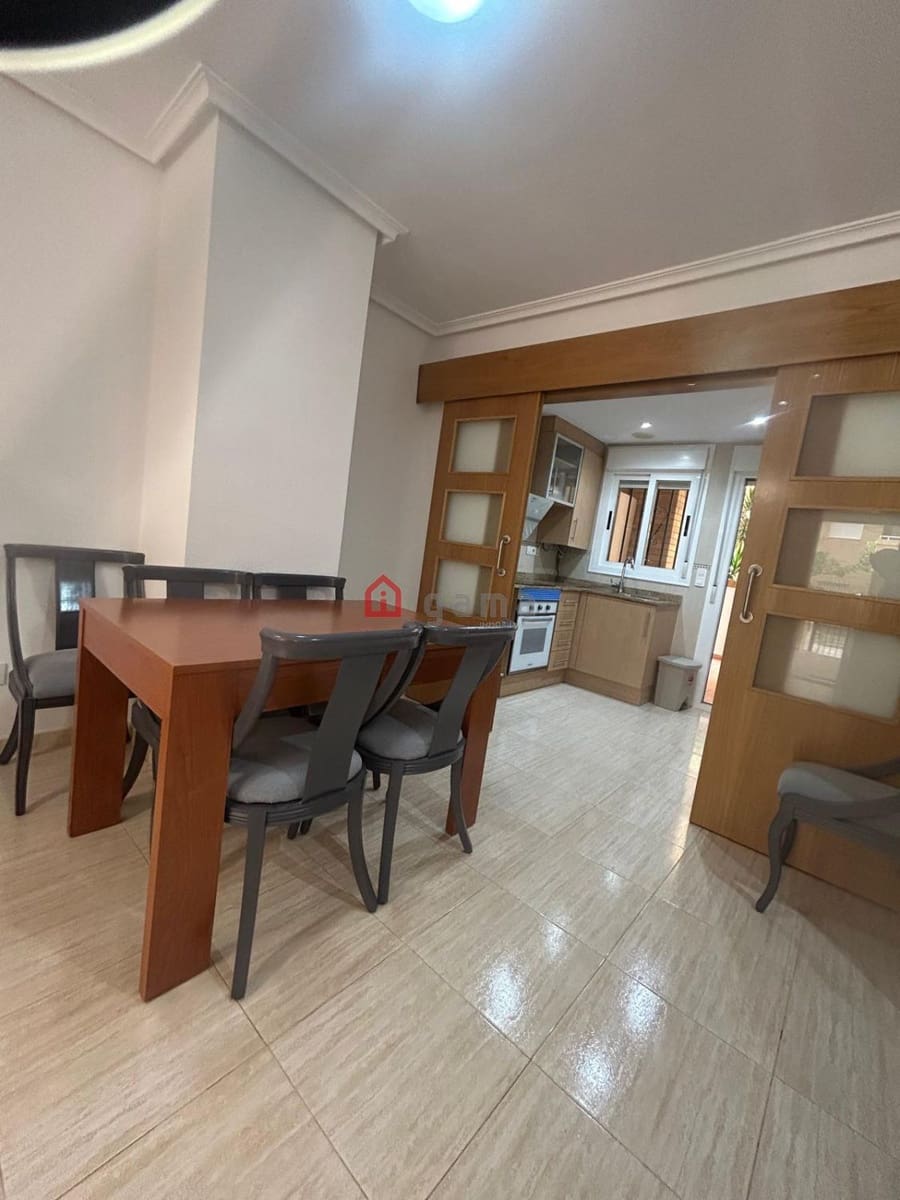 Piso de 2 habitaciones en Oropesa  en alquiler - 650 € (Ref: 9430845)