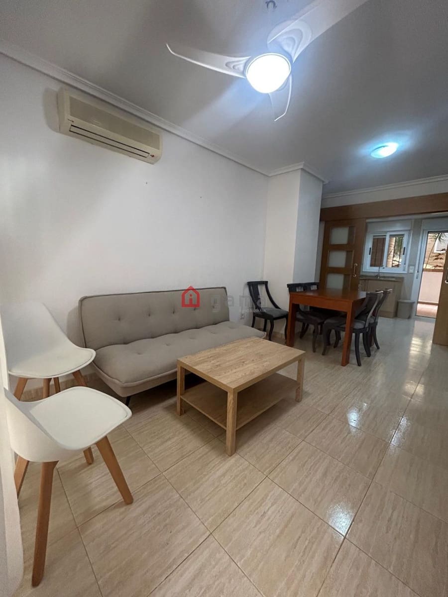 Piso de 2 habitaciones en Oropesa  en alquiler - 650 € (Ref: 9430845)