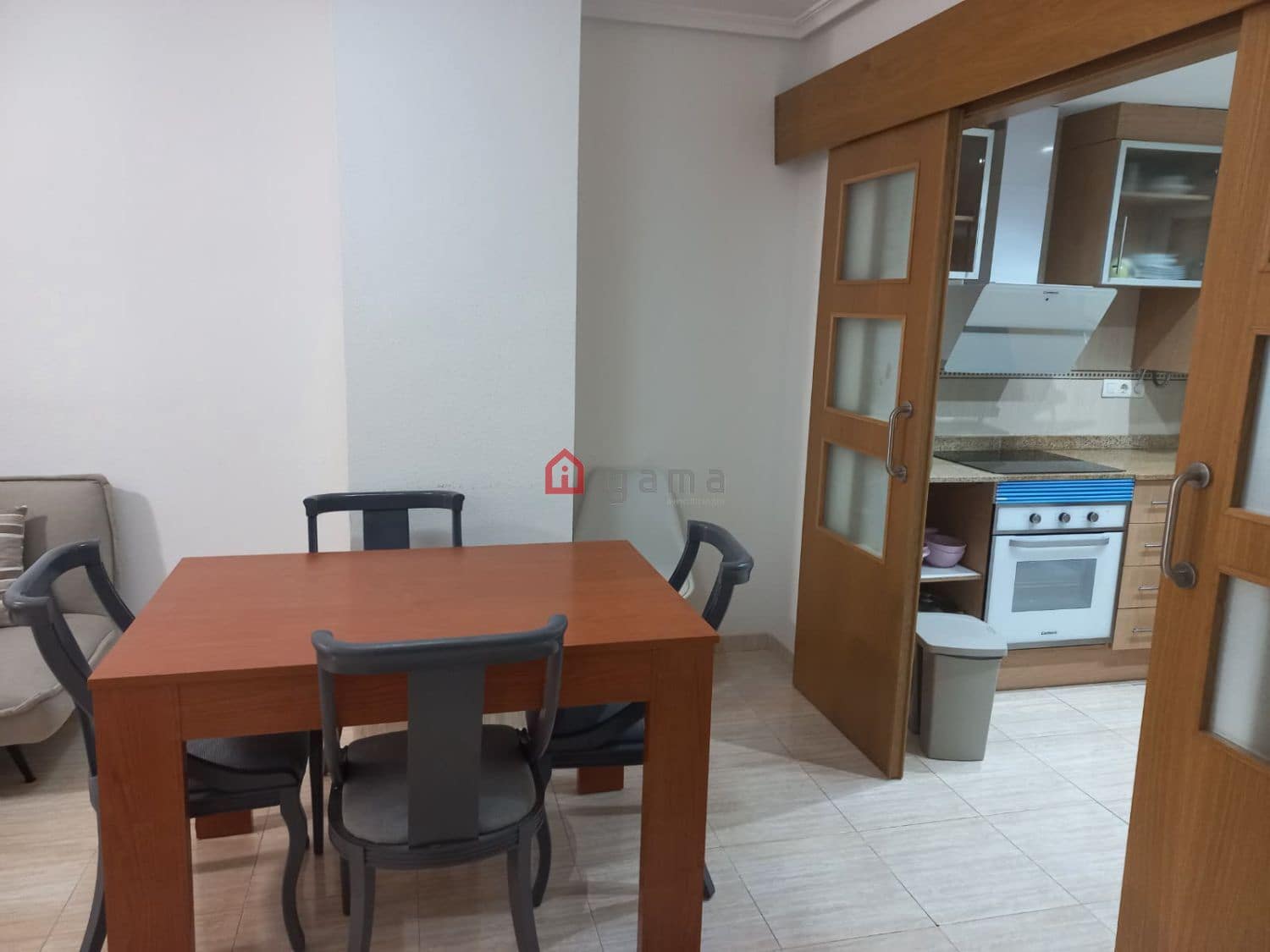 Piso de 2 habitaciones en Oropesa  en alquiler - 650 € (Ref: 9430845)
