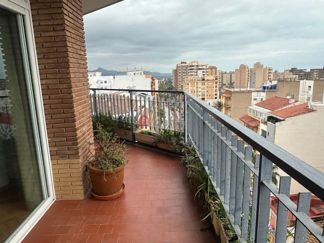 Piso de 3 habitaciones en Castelló de la Plana en venta - 250.000 € (Ref: 9430846)