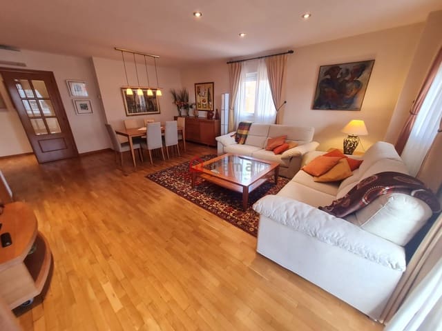 Piso de 4 habitaciones en Castelló de la Plana en alquiler - 1.200 € (Ref: 9465550)