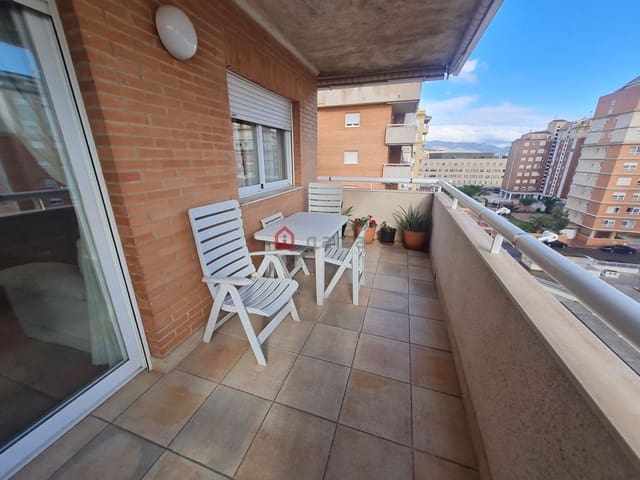 Piso de 4 habitaciones en Castelló de la Plana en alquiler - 1.200 € (Ref: 9465550)