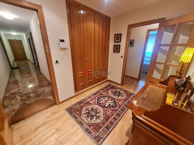 Piso de 4 habitaciones en Castelló de la Plana en alquiler - 1.200 € (Ref: 9465550)