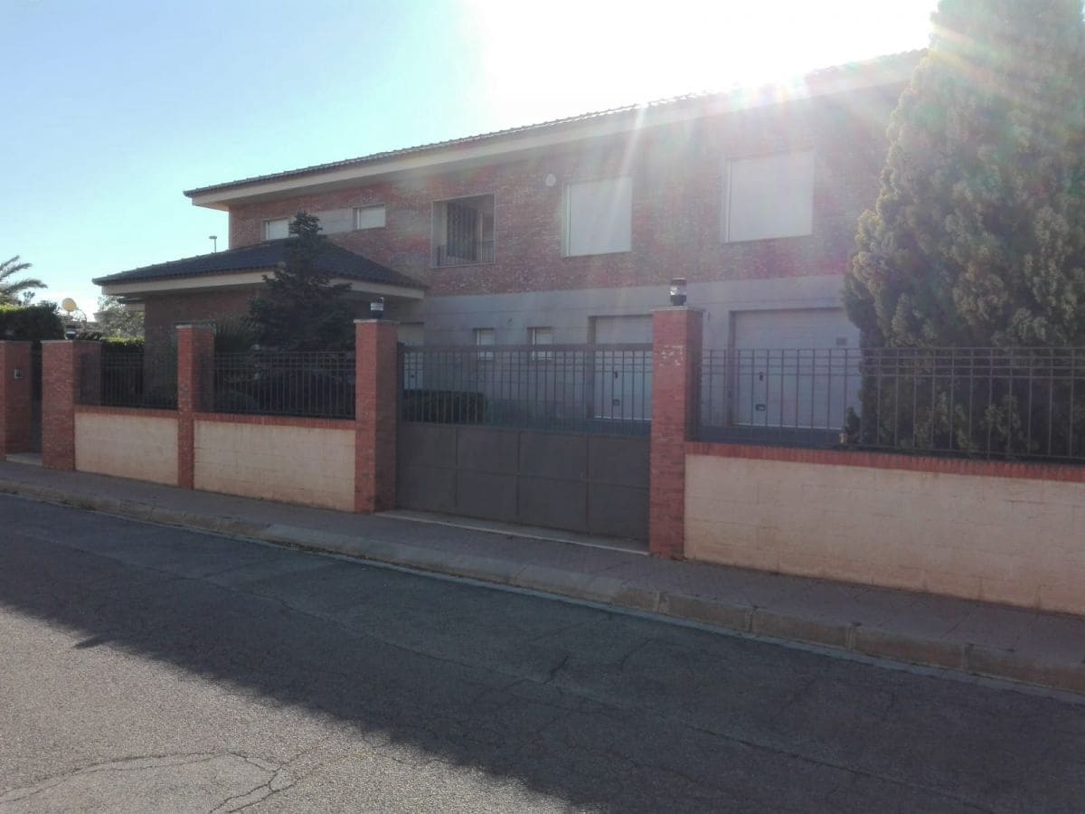 5 sypialnia Dom blizniak na sprzedaż w Les Alqueries / Alquerias del Nino Perdido z garażem - 900 000 € (Ref: 9513174)