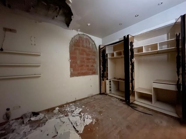 Dom blizniak na sprzedaż w La Vall d'Uixó - 325 000 € (Ref: 9513178)