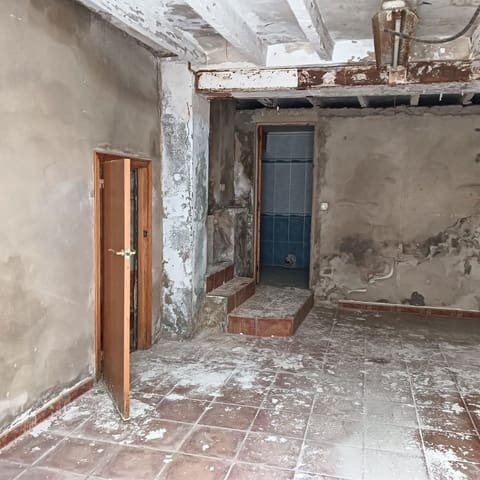 3 sypialnia Dom na sprzedaż w Segorbe - 25 500 € (Ref: 9513179)