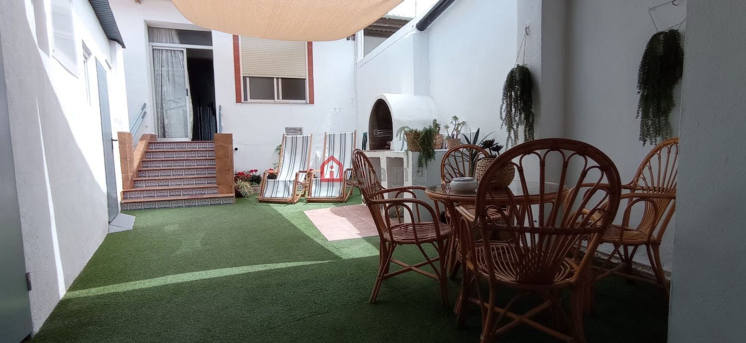 5 bedroom Villa for sale in Nules - € 325,000 (Ref: 9561550)