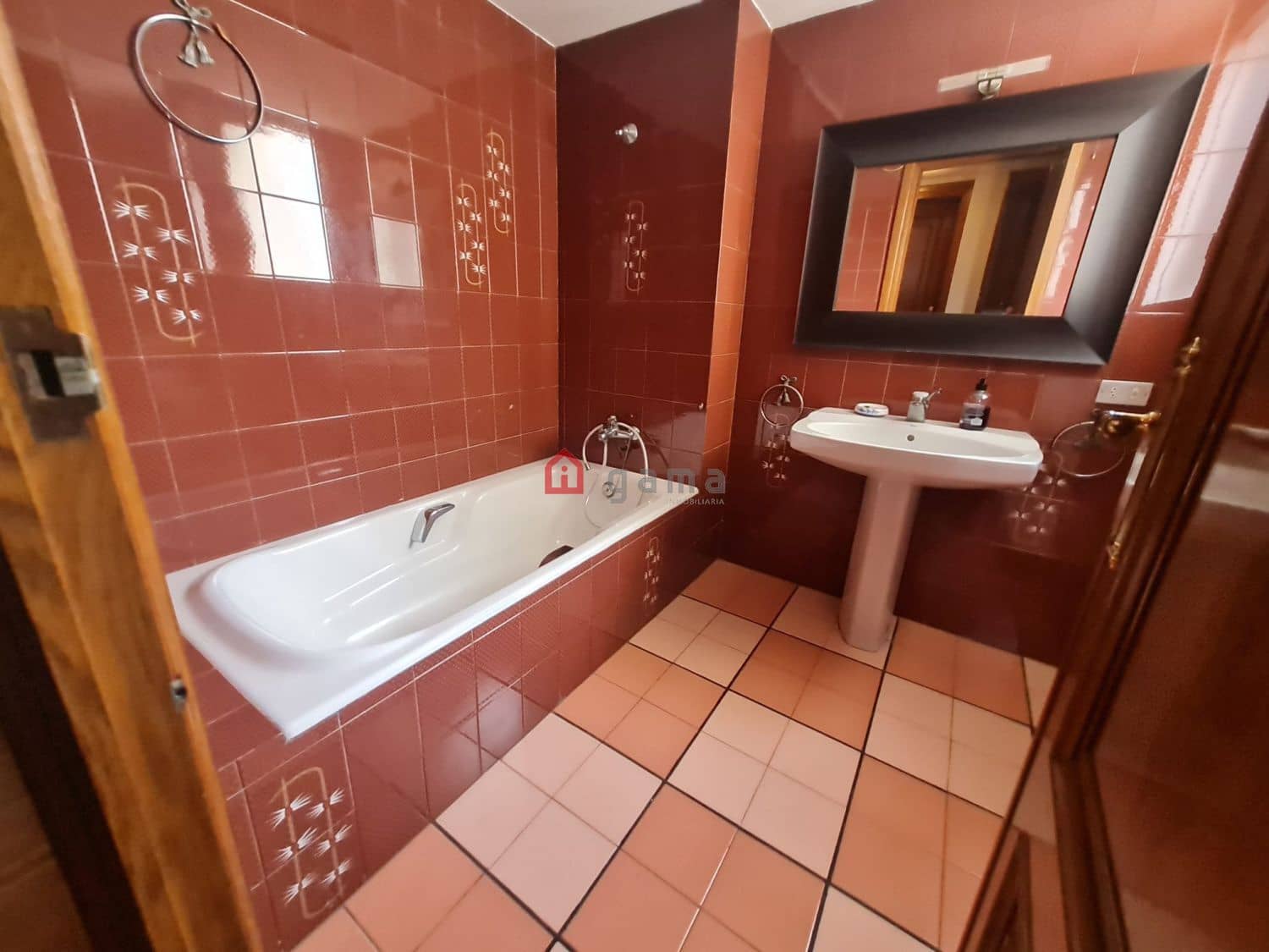 6 bedroom Apartment for sale in Castello de la Plana - € 270,000 (Ref: 9574150)