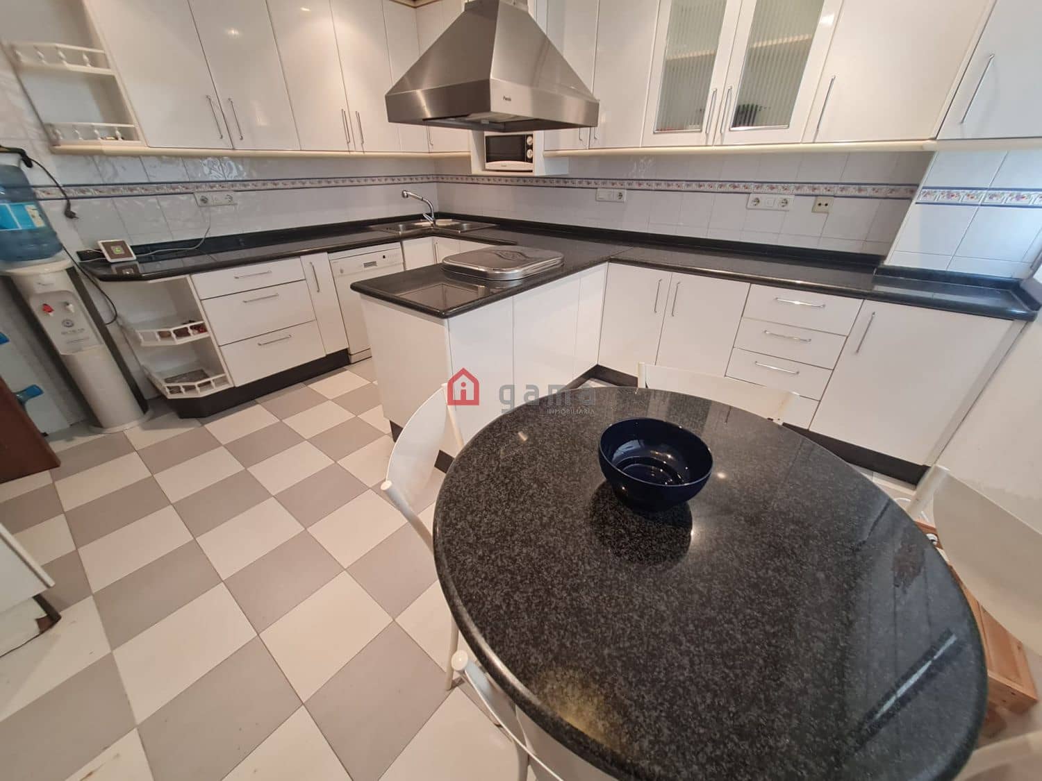 6 bedroom Apartment for sale in Castello de la Plana - € 270,000 (Ref: 9574150)