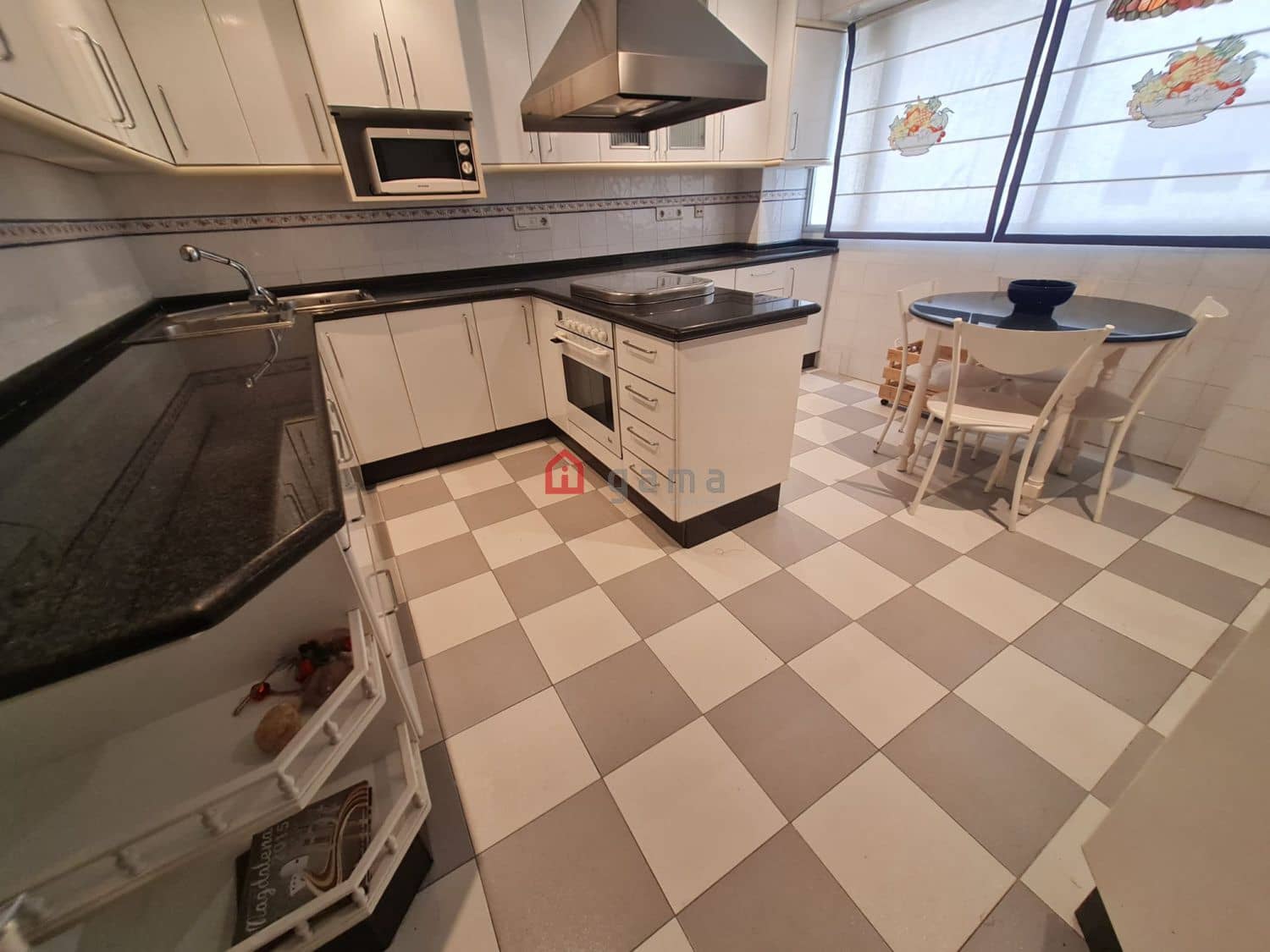 6 bedroom Apartment for sale in Castello de la Plana - € 270,000 (Ref: 9574150)