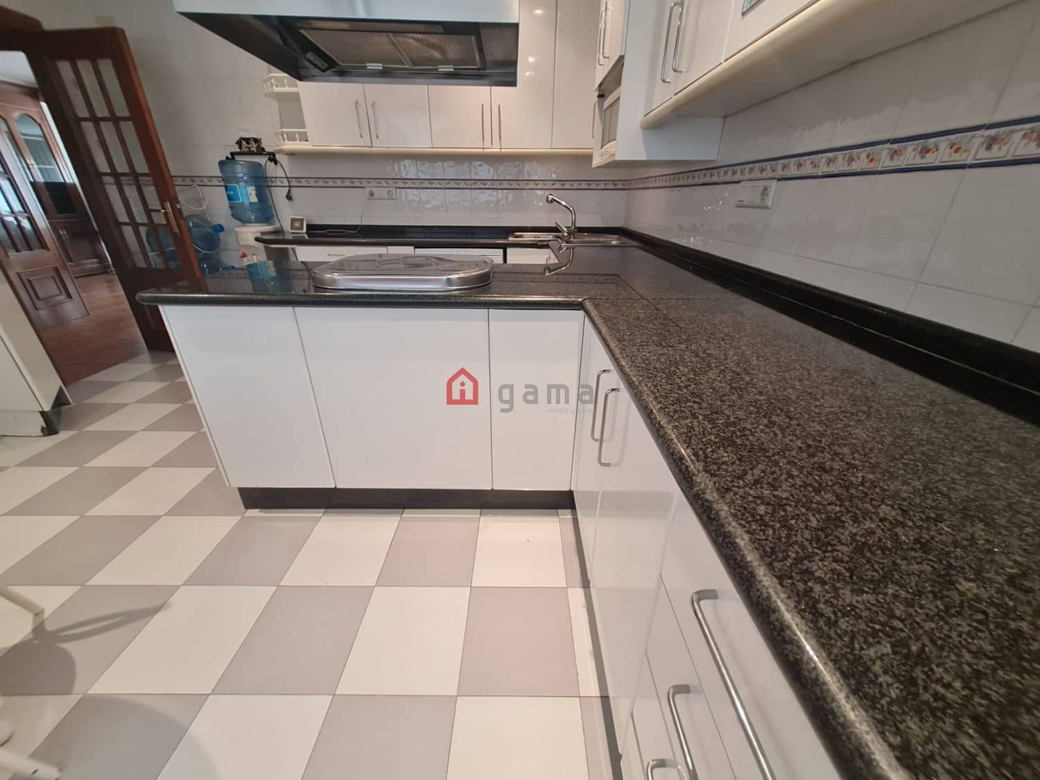 6 bedroom Apartment for sale in Castello de la Plana - € 270,000 (Ref: 9574150)