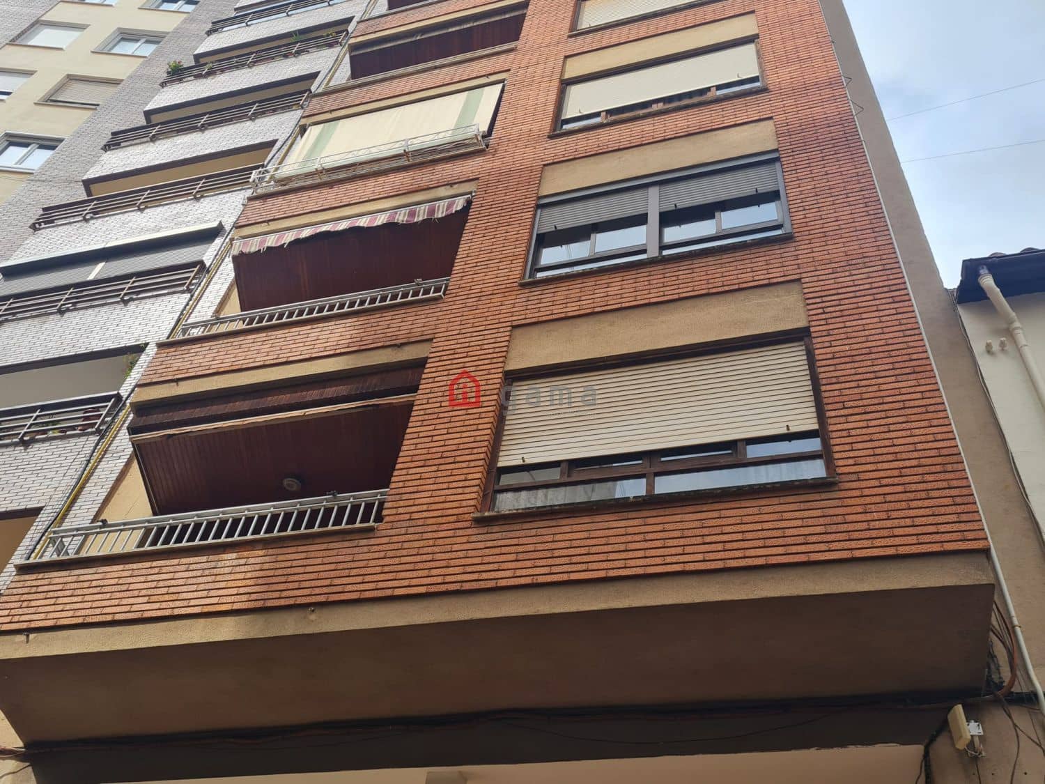 6 bedroom Apartment for sale in Castello de la Plana - € 270,000 (Ref: 9574150)