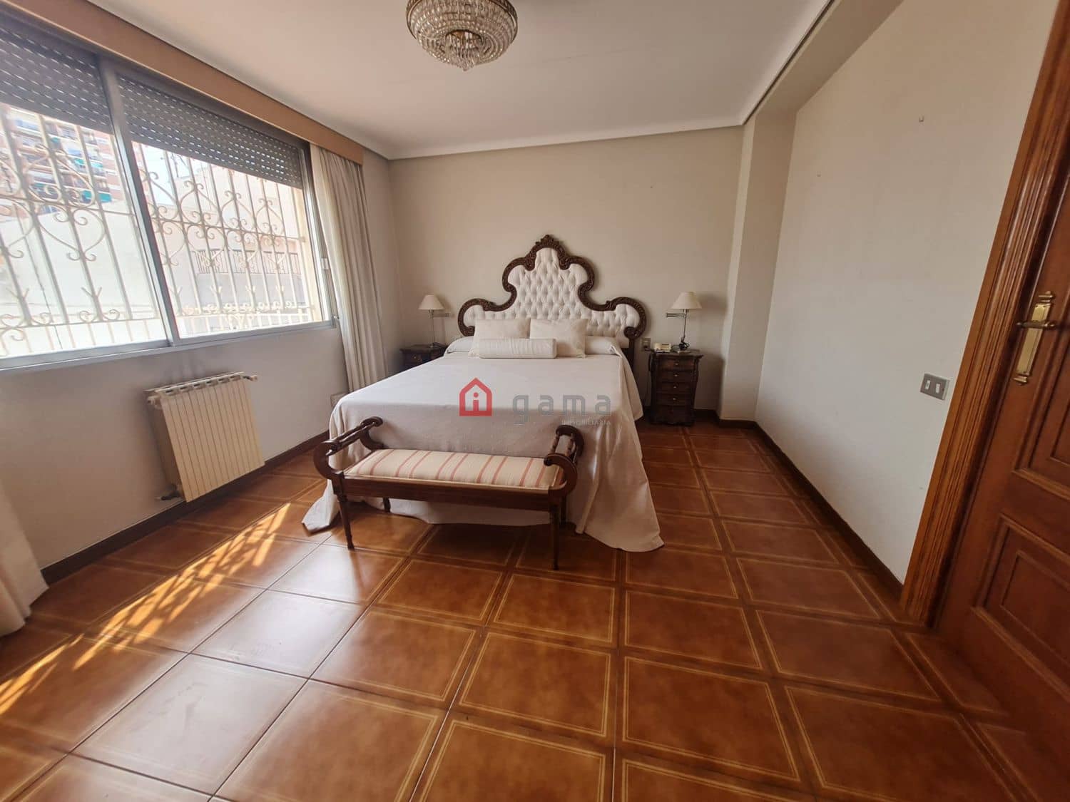 6 bedroom Apartment for sale in Castello de la Plana - € 270,000 (Ref: 9574150)