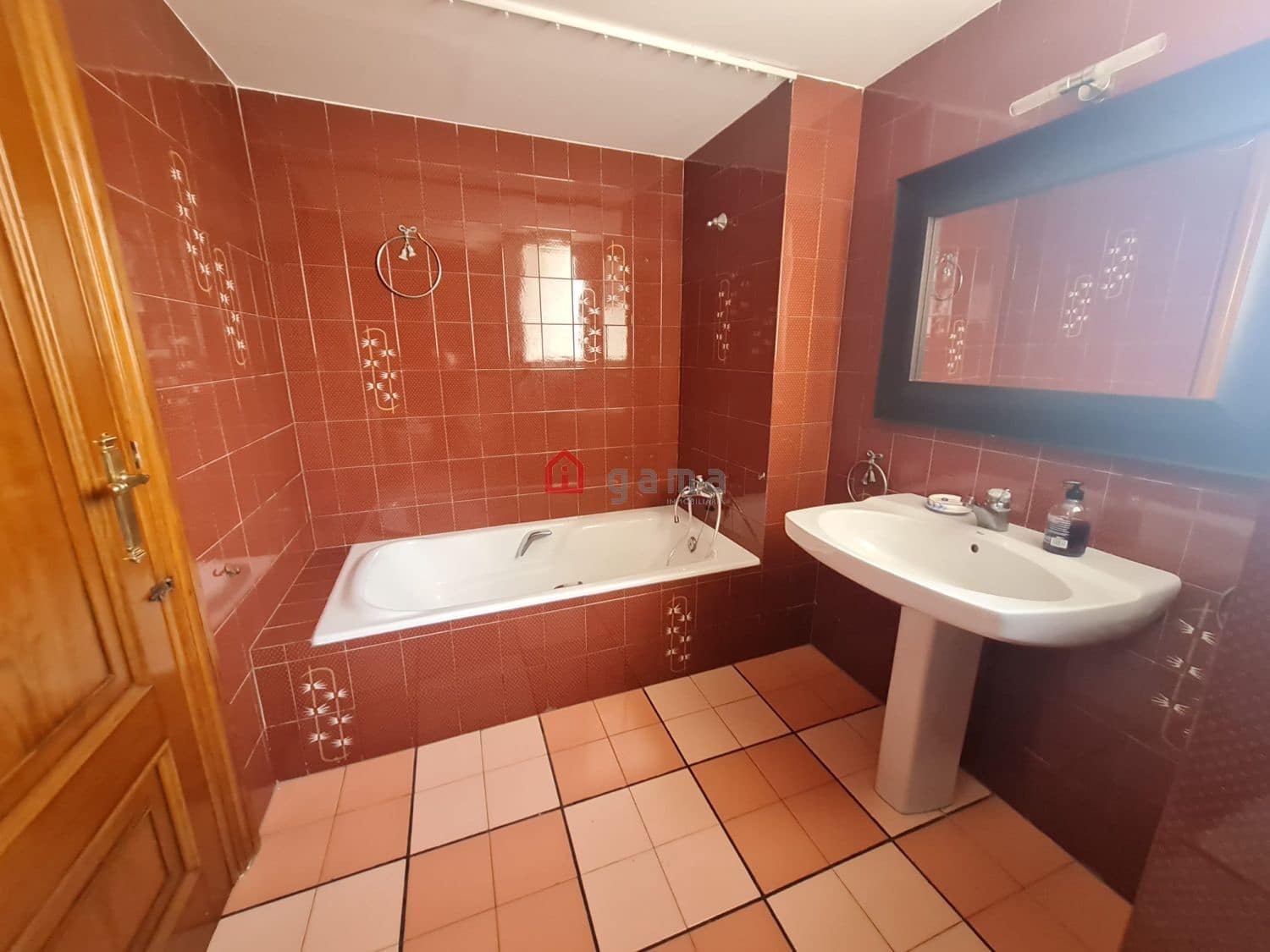 6 bedroom Apartment for sale in Castello de la Plana - € 270,000 (Ref: 9574150)