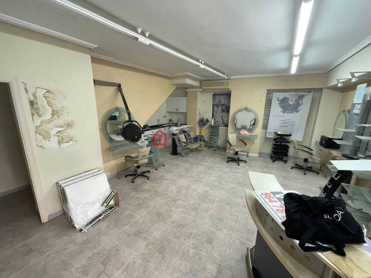 Commerciale in vendita in Castello de la Plana - 80.000 € (Rif: 9574152)