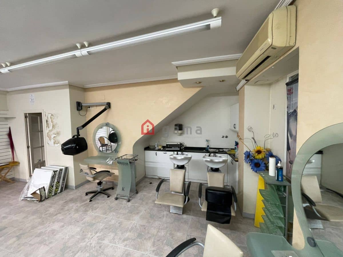 Commerciale in vendita in Castello de la Plana - 80.000 € (Rif: 9574152)