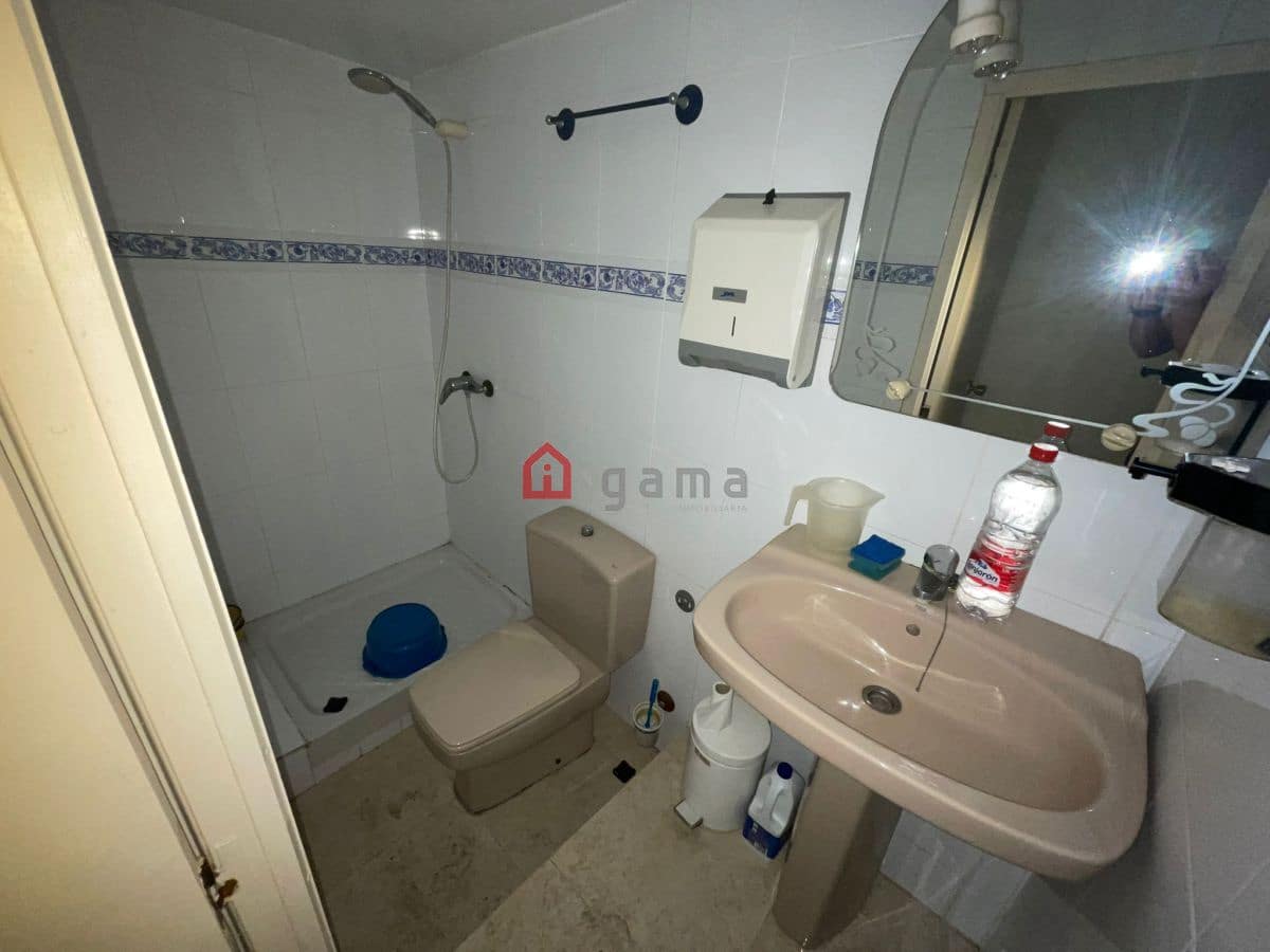 Commerciale in vendita in Castello de la Plana - 80.000 € (Rif: 9574152)