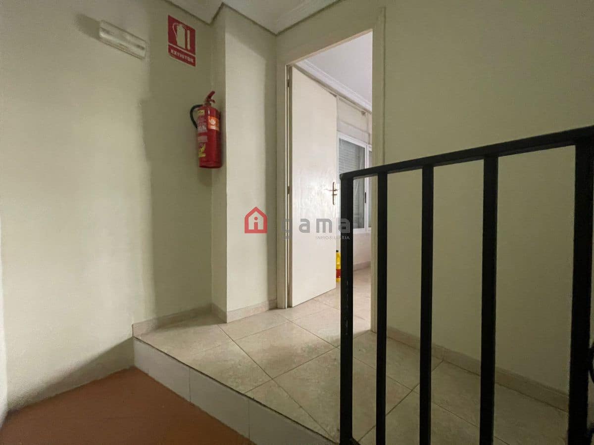 Commerciale in vendita in Castello de la Plana - 80.000 € (Rif: 9574152)