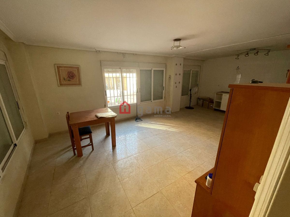 Commerciale in vendita in Castello de la Plana - 80.000 € (Rif: 9574152)