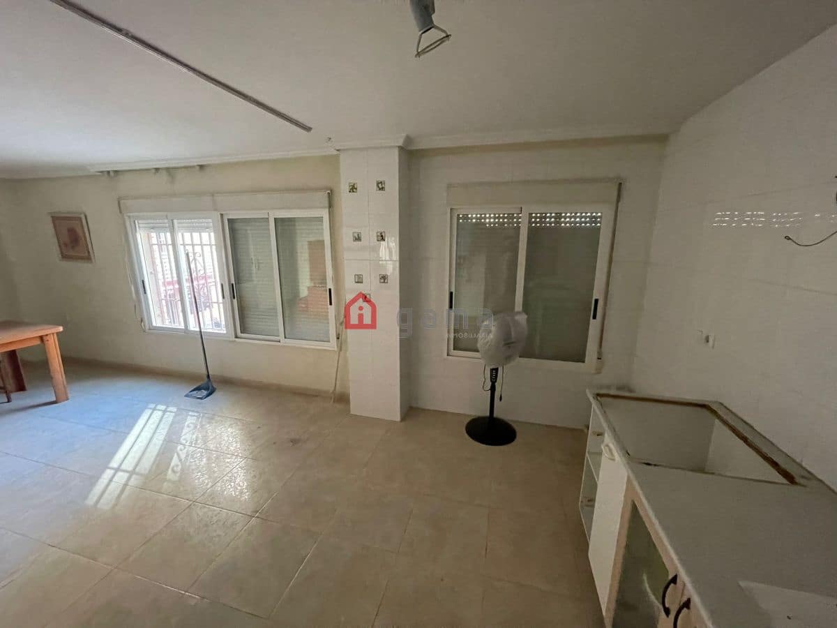 Commerciale in vendita in Castello de la Plana - 80.000 € (Rif: 9574152)