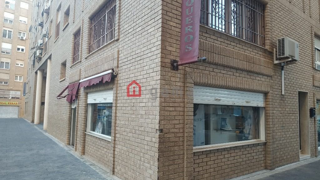 Commerciale in vendita in Castello de la Plana - 80.000 € (Rif: 9574152)