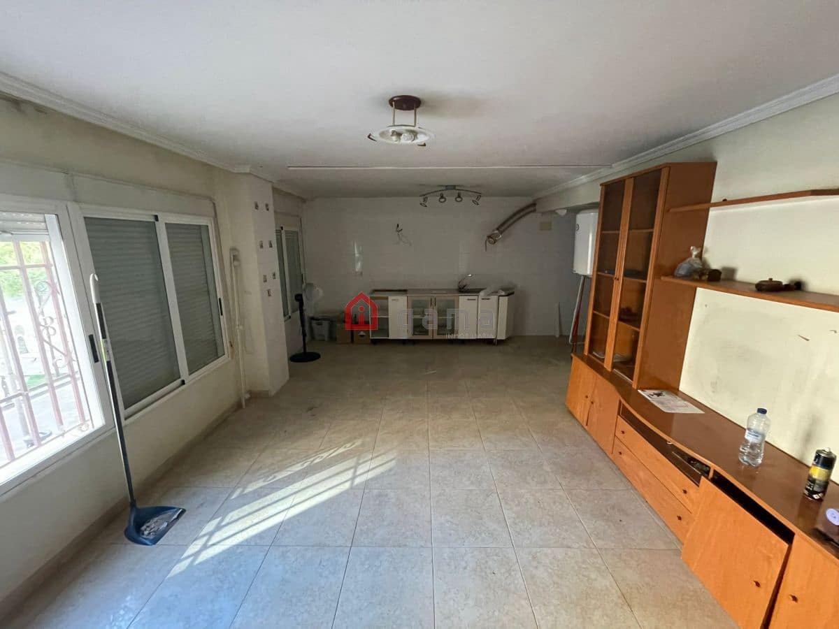 Commerciale in vendita in Castello de la Plana - 80.000 € (Rif: 9574152)