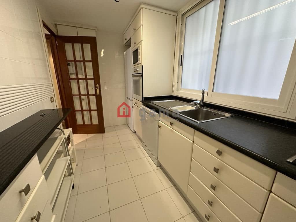 3 Zimmer Apartment zu verkaufen in Castello de la Plana mit Garage - 299.000 € (Ref: 9625441)