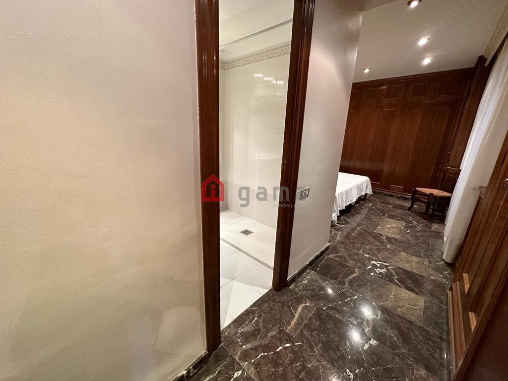 3 Zimmer Apartment zu verkaufen in Castello de la Plana mit Garage - 299.000 € (Ref: 9625441)