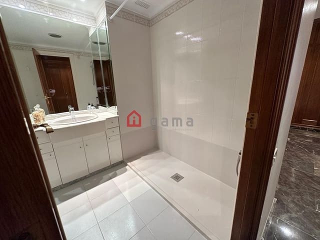 3 soveværelse Lejlighed til salg i Centro, Castelló de la Plana med garage - € 299.000 (Ref: 9625441)