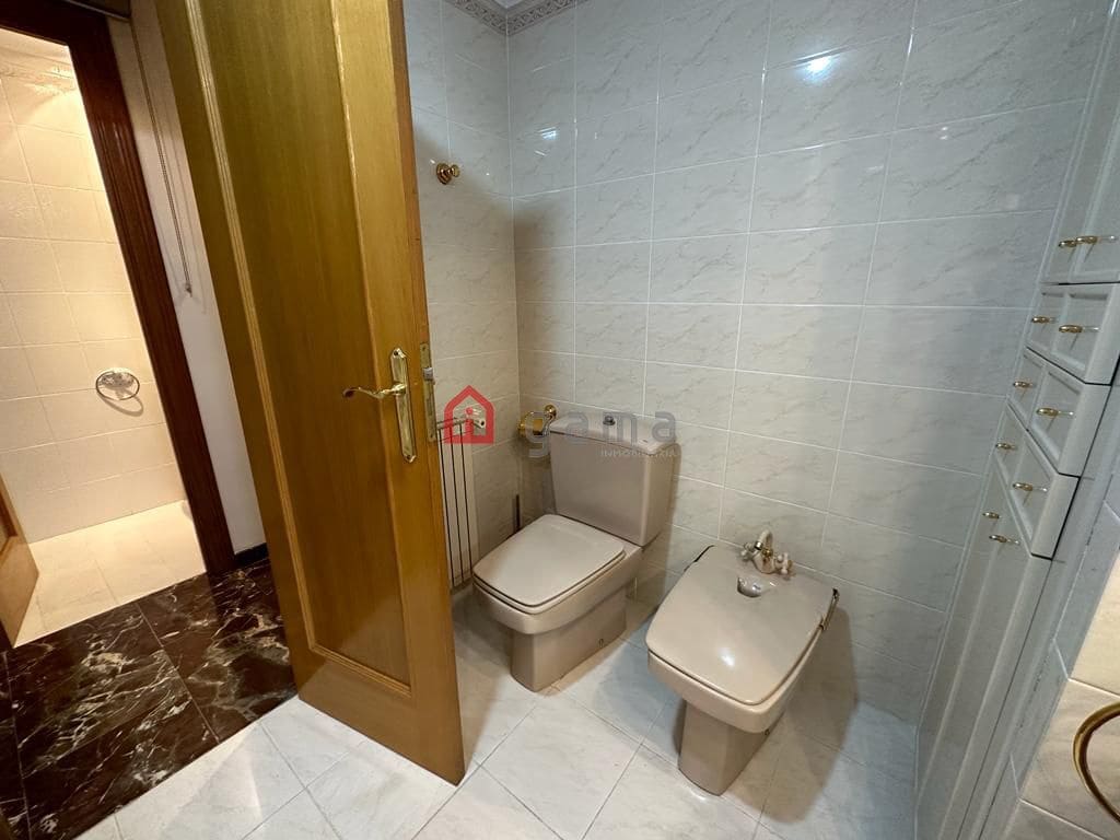 3 Zimmer Apartment zu verkaufen in Castello de la Plana mit Garage - 299.000 € (Ref: 9625441)