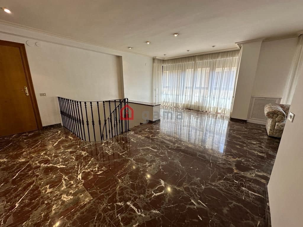 3 Zimmer Apartment zu verkaufen in Castello de la Plana mit Garage - 299.000 € (Ref: 9625441)