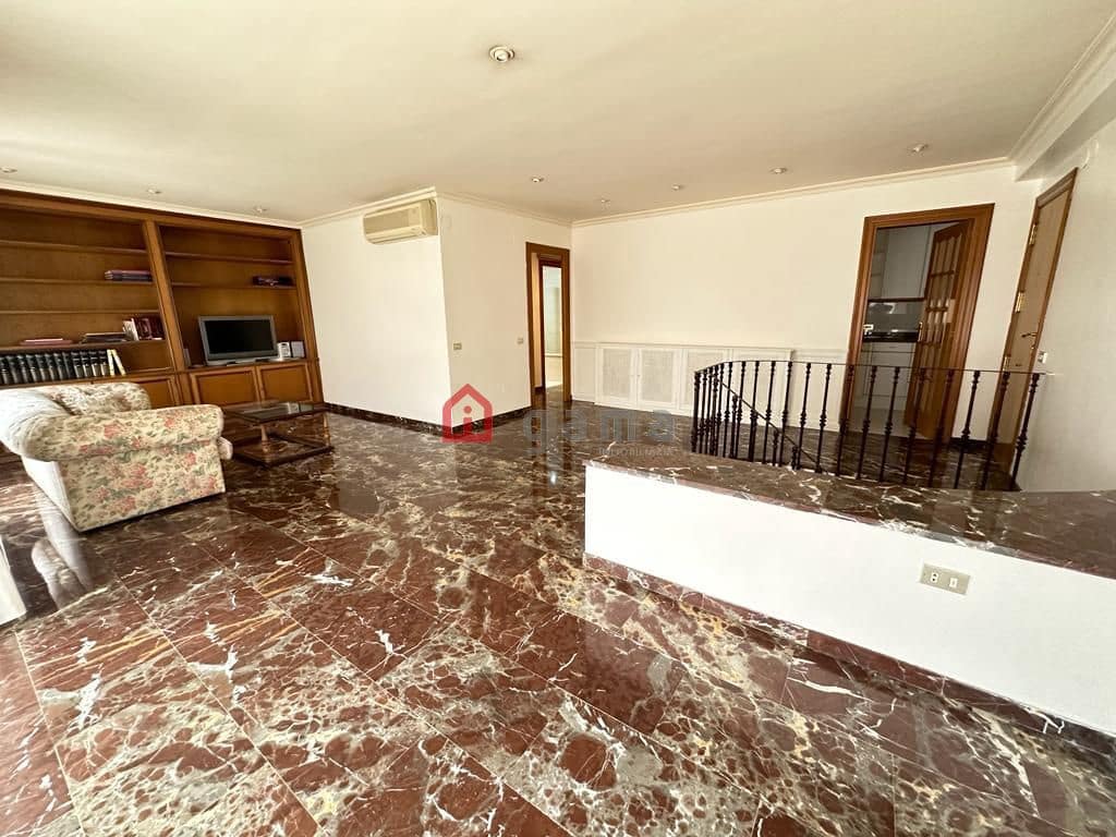 3 Zimmer Apartment zu verkaufen in Castello de la Plana mit Garage - 299.000 € (Ref: 9625441)