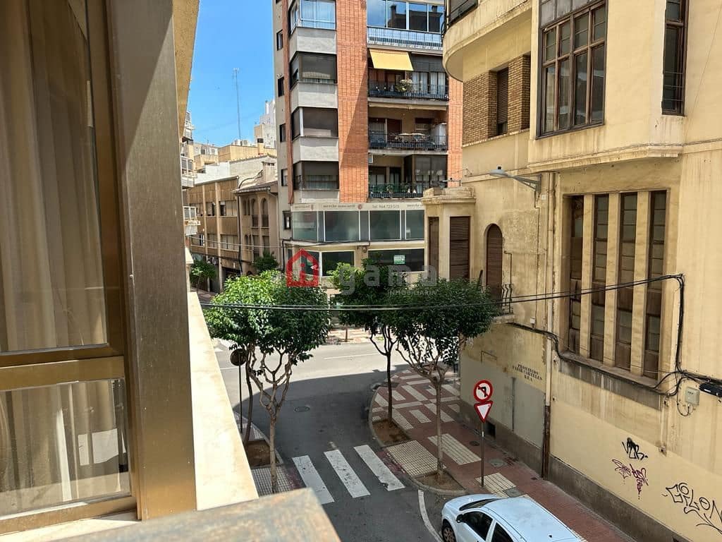 3 Zimmer Apartment zu verkaufen in Castello de la Plana mit Garage - 299.000 € (Ref: 9625441)