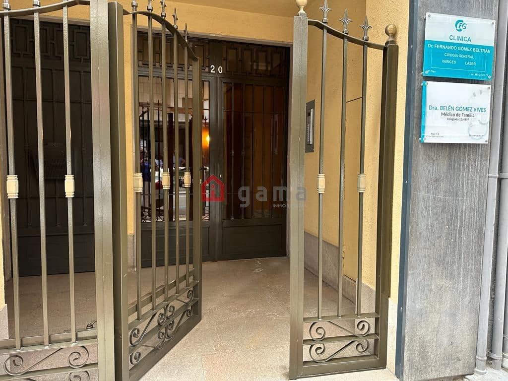 3 Zimmer Apartment zu verkaufen in Castello de la Plana mit Garage - 299.000 € (Ref: 9625441)