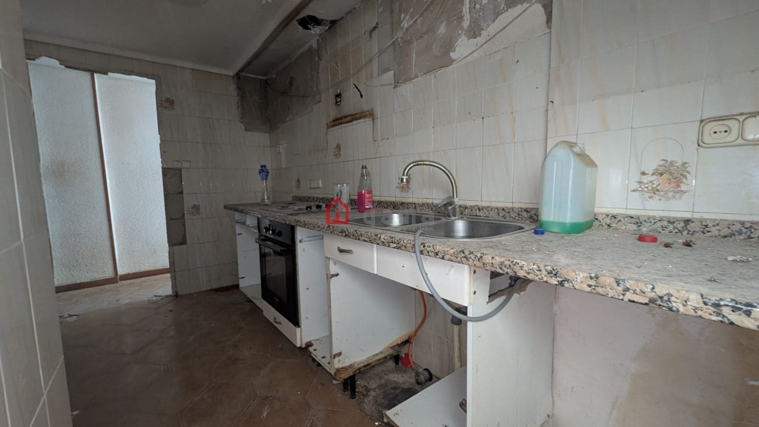 4 bedroom Flat for sale in Castello de la Plana - € 159,000 (Ref: 9647915)