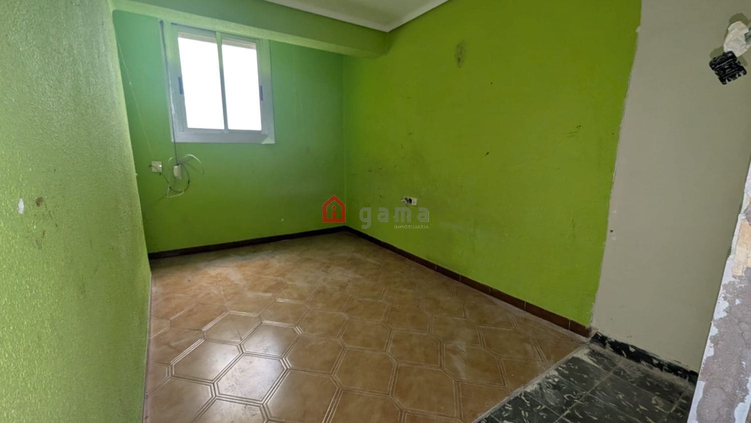 4 bedroom Flat for sale in Castello de la Plana - € 159,000 (Ref: 9647915)