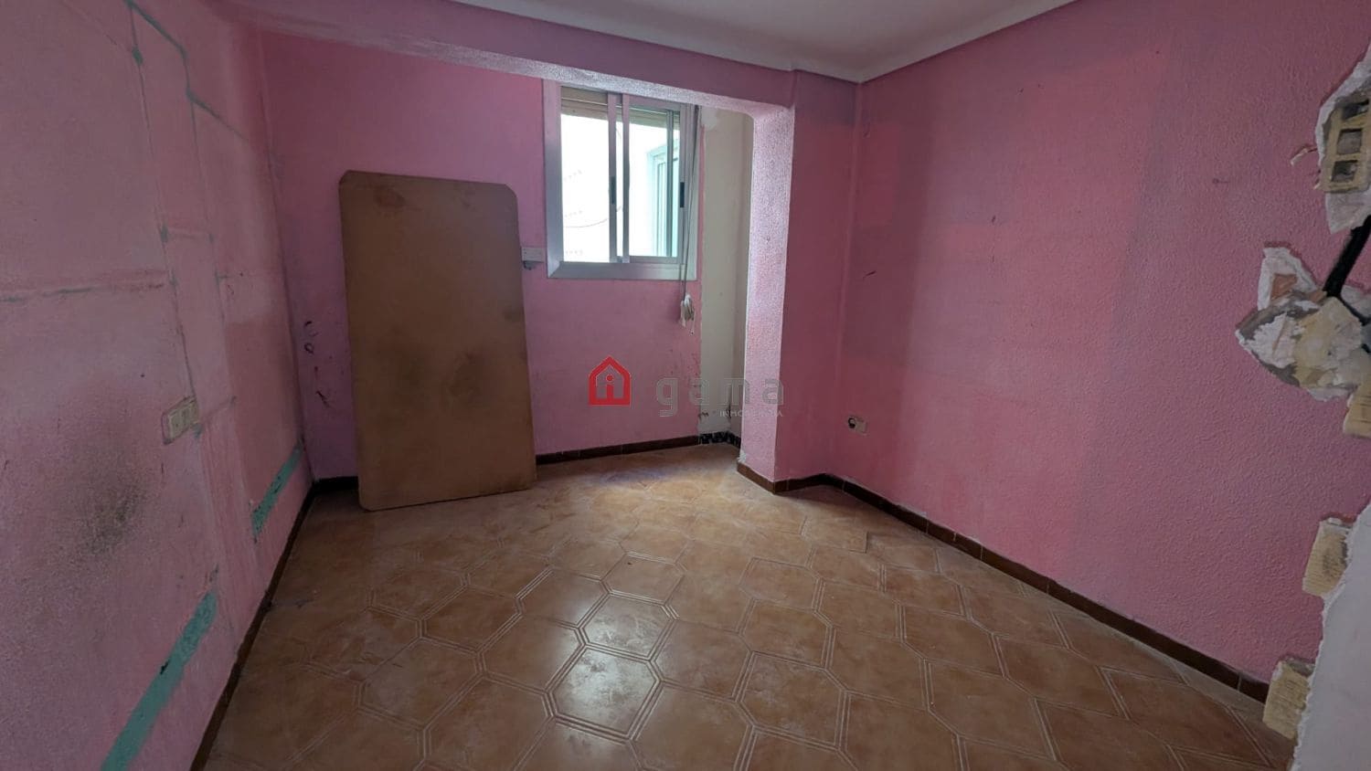 4 bedroom Flat for sale in Castello de la Plana - € 159,000 (Ref: 9647915)