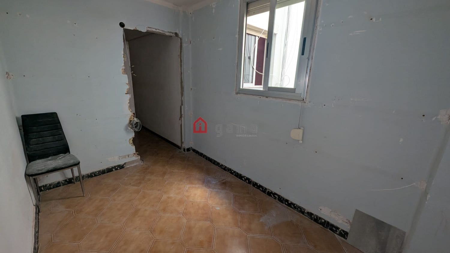 4 bedroom Flat for sale in Castello de la Plana - € 159,000 (Ref: 9647915)