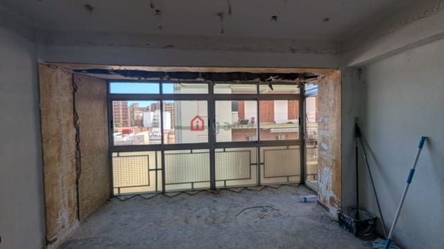 4 bedroom Flat for sale in Norte, Castelló de la Plana - € 159,000 (Ref: 9647915)