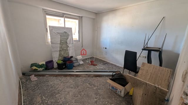 4 bedroom Flat for sale in Norte, Castelló de la Plana - € 159,000 (Ref: 9647915)