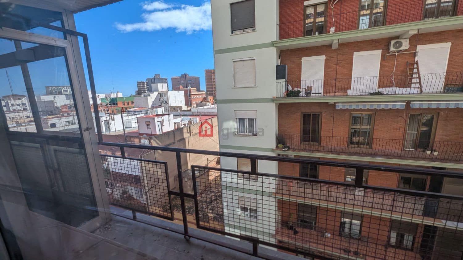 4 bedroom Flat for sale in Castello de la Plana - € 159,000 (Ref: 9647915)