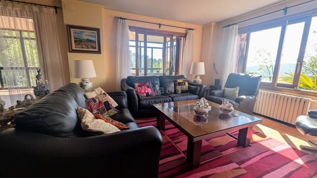 6 slaapkamer Halfvrijstaande villa te huur in Borriol met garage - € 2.500 (Ref: 9714670)