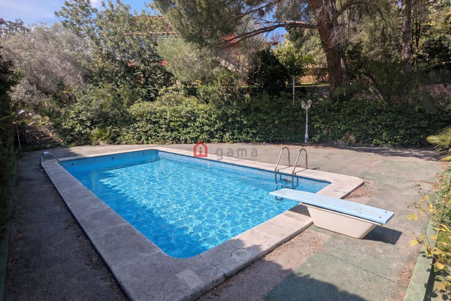 6 slaapkamer Halfvrijstaande villa te huur in Borriol met garage - € 2.500 (Ref: 9714670)