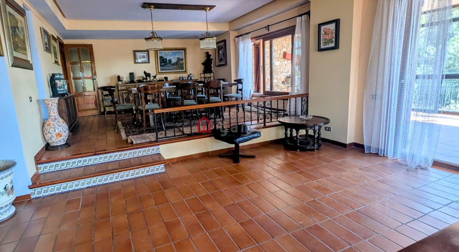 6 slaapkamer Halfvrijstaande villa te huur in Borriol met garage - € 2.500 (Ref: 9714670)