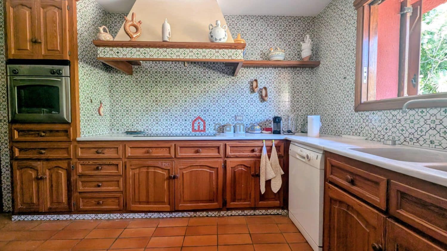 6 slaapkamer Halfvrijstaande villa te huur in Borriol met garage - € 2.500 (Ref: 9714670)