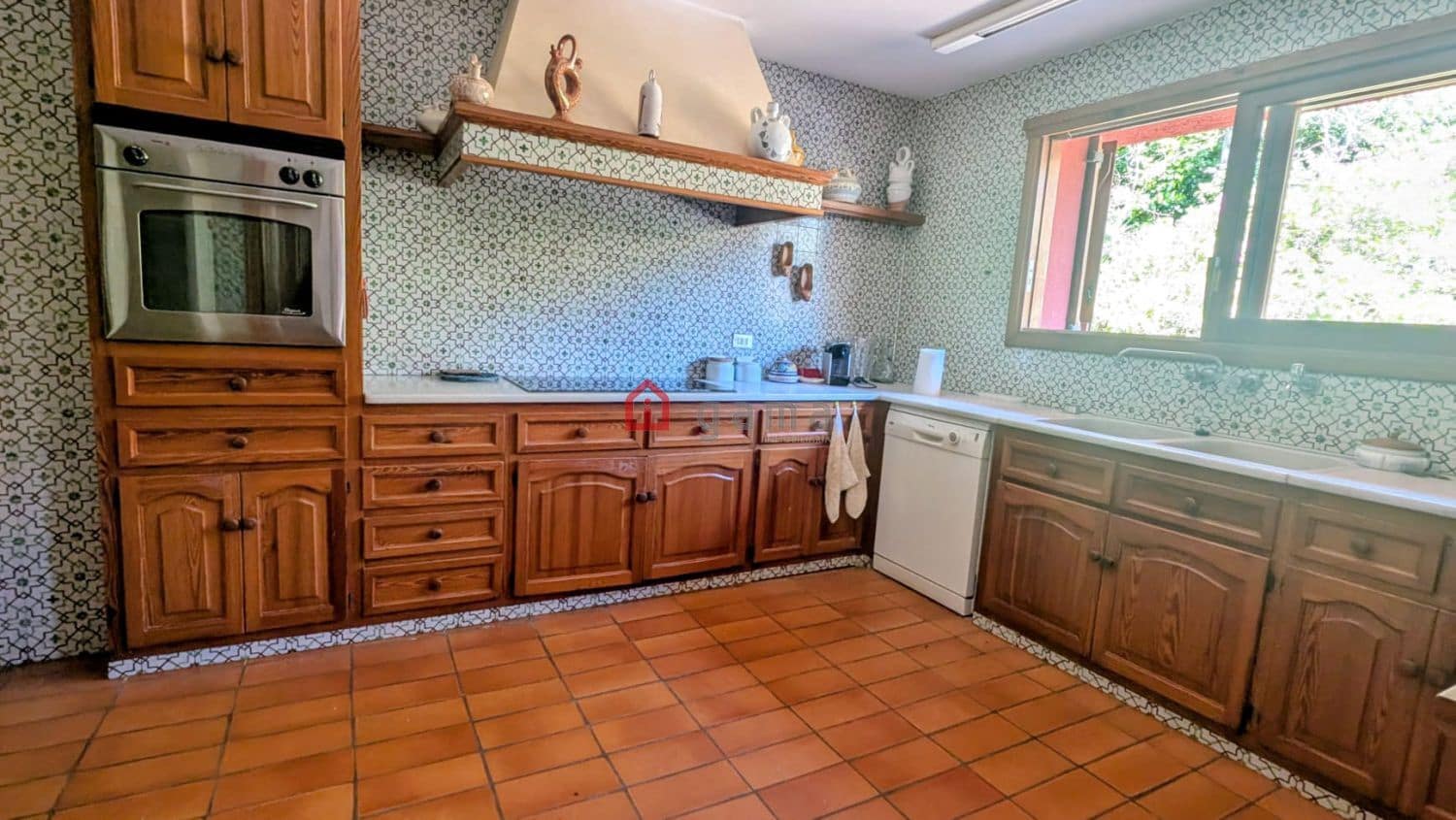 6 slaapkamer Halfvrijstaande villa te huur in Borriol met garage - € 2.500 (Ref: 9714670)