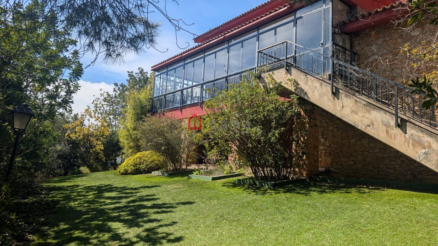 6 slaapkamer Halfvrijstaande villa te huur in Borriol met garage - € 2.500 (Ref: 9714670)