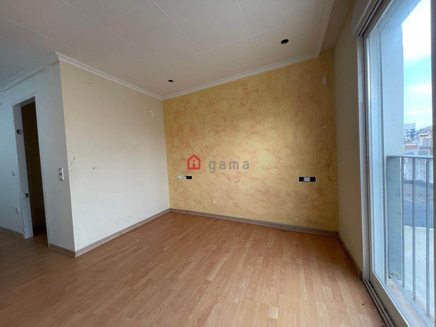 Local Comercial de 5 habitaciones en Vinaròs en venta - 209.000 € (Ref: 9743208)