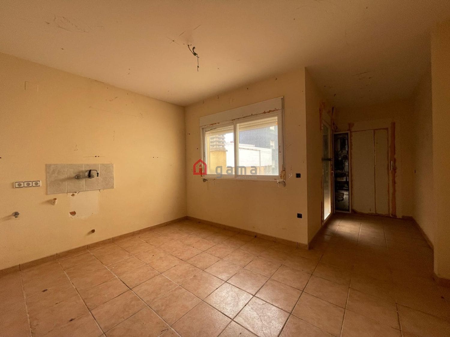 Local Comercial de 5 habitaciones en Vinaròs en venta - 209.000 € (Ref: 9743208)
